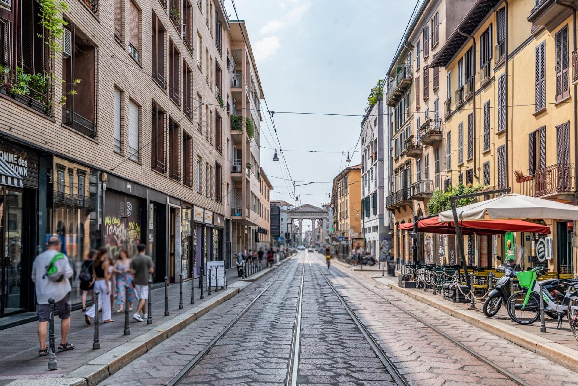 2 Pax Wi-fi Porta Ticinese Milan